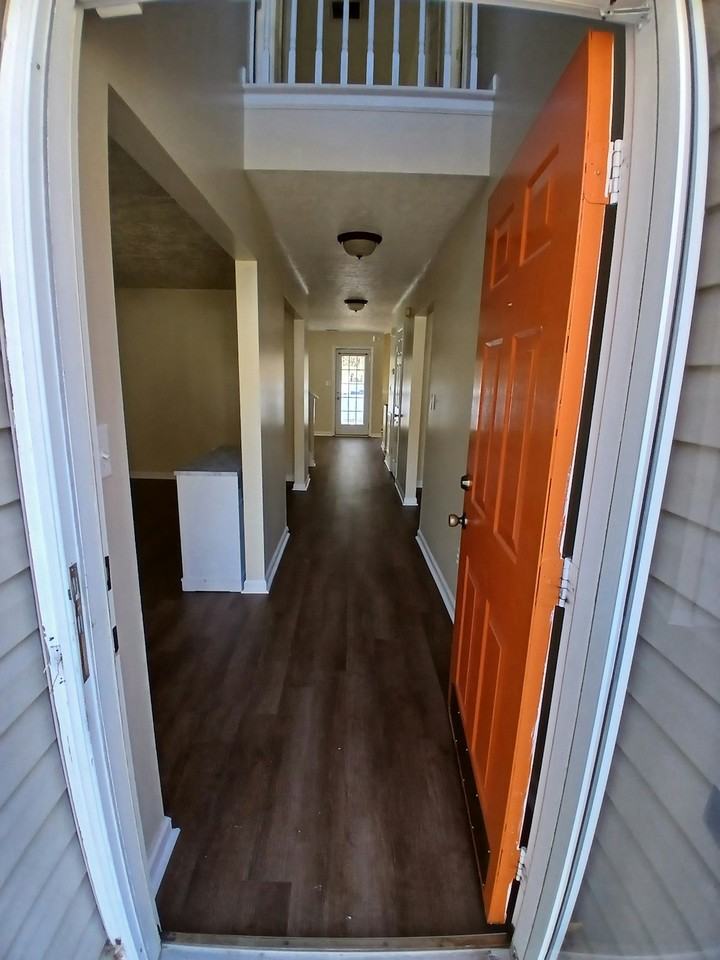 746 Kings Ridge Dr - Photo 2 of 26