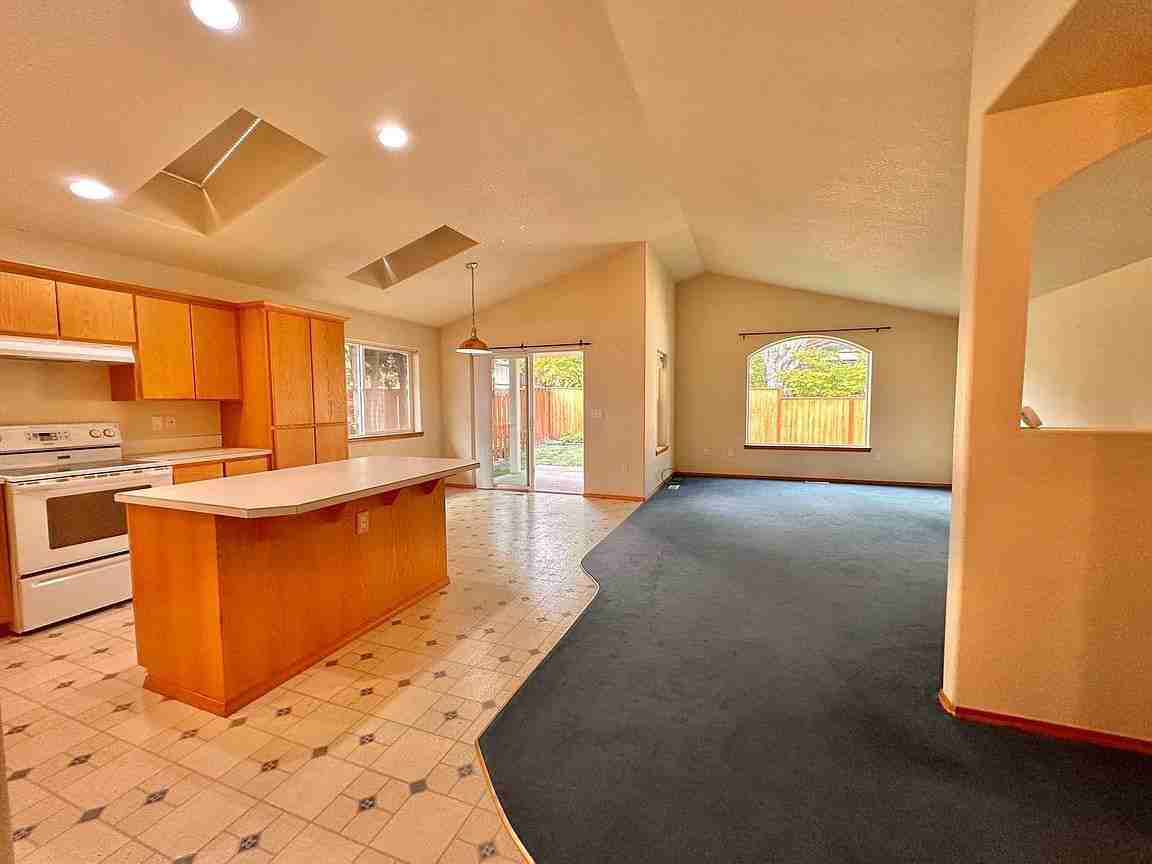 975 NW Anjni Cir - Photo 7 of 30