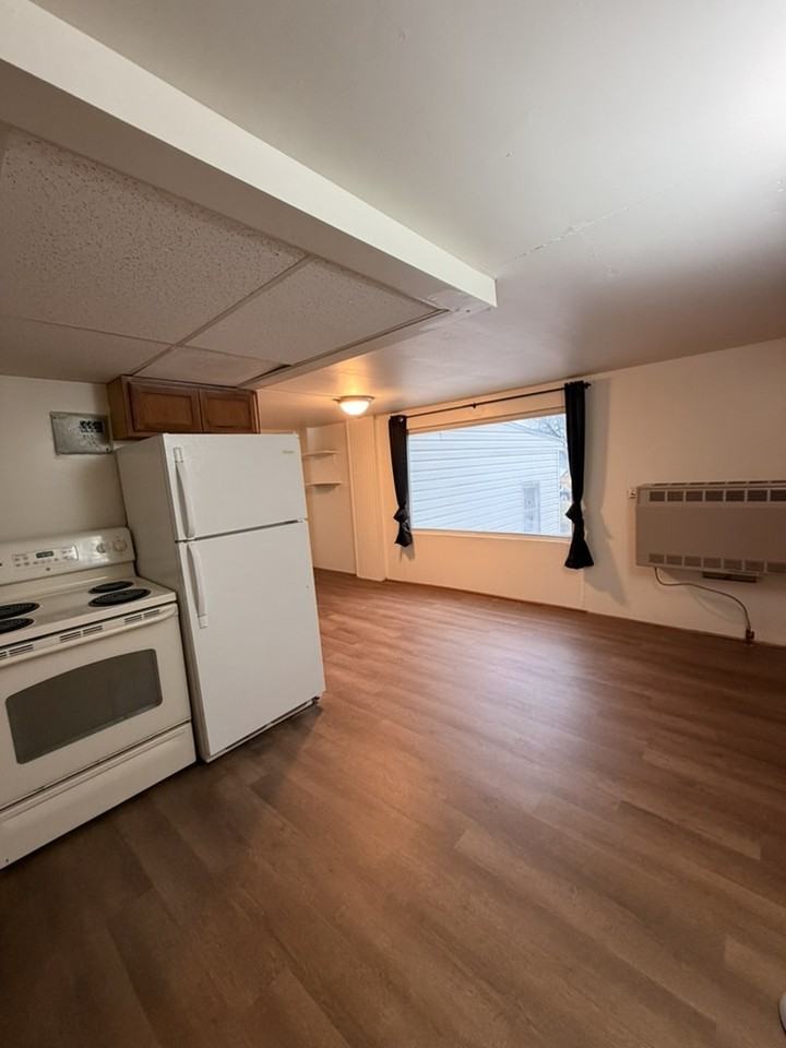 37 Biggs Lane - Photo 3 of 8