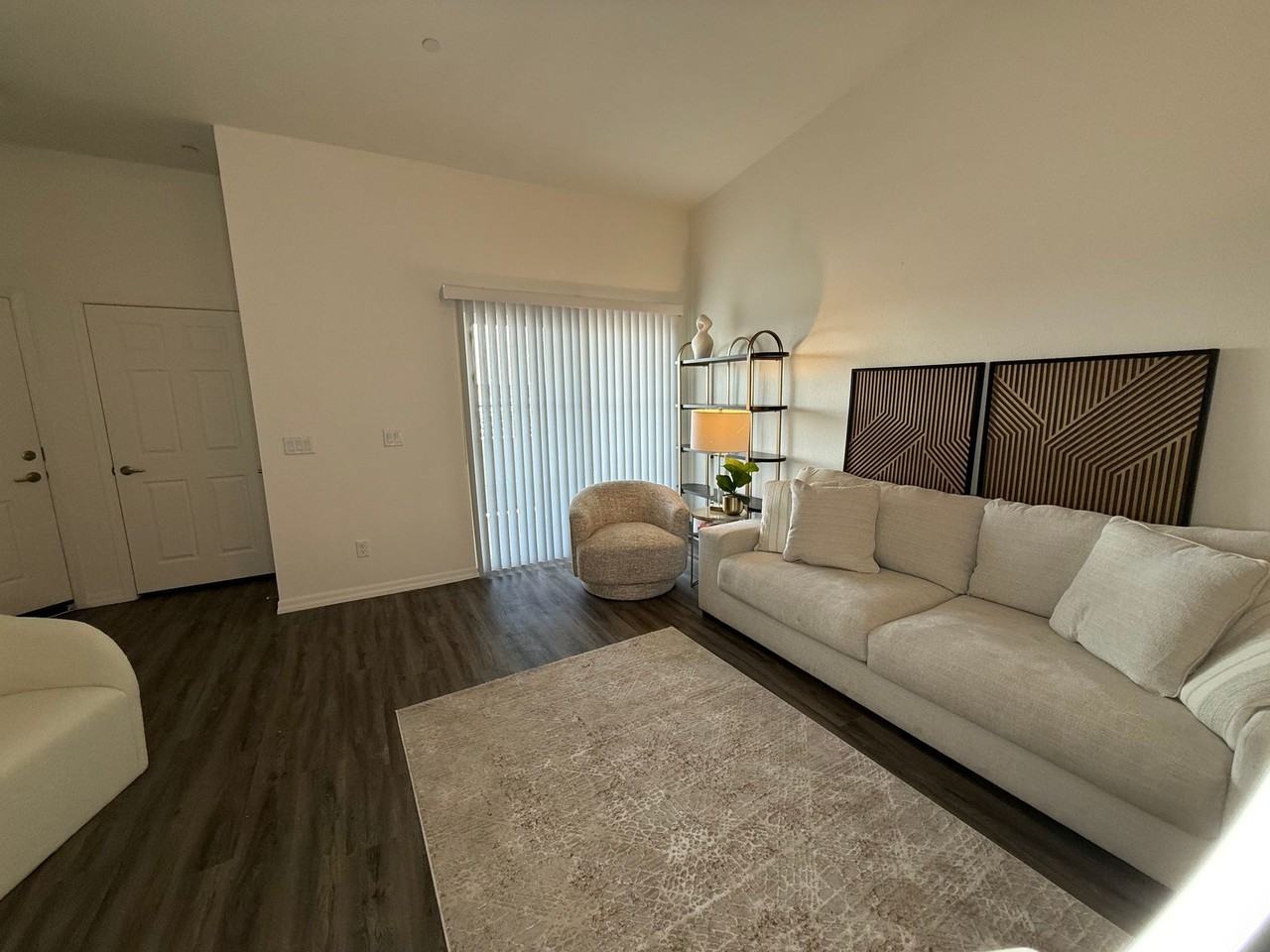 The Crest at Skyline Now offering up to 8 weeks FREE rent! Call today to schedule your tour: (480) 390 - Photo 3 of 26