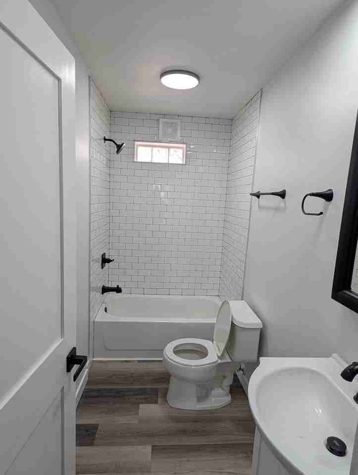 542 W Town St #542 - Photo 7 of 7