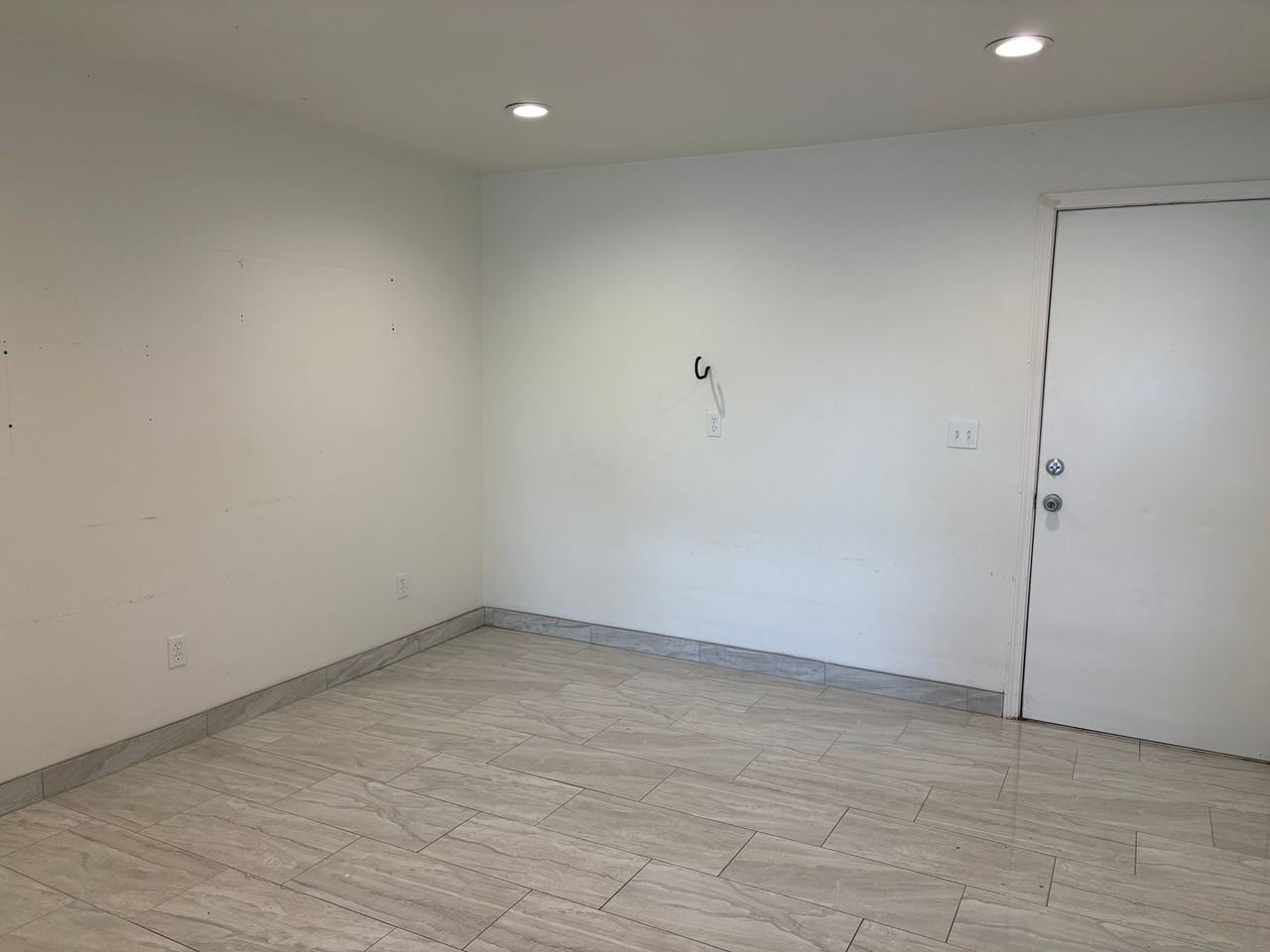 5480 Chocolate Dr - Photo 4 of 10