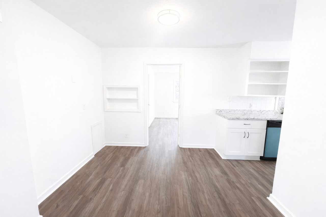 1207 N Oliver Ave - Photo 5 of 13