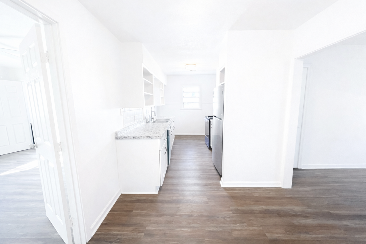 1207 N Oliver Ave - Photo 6 of 13