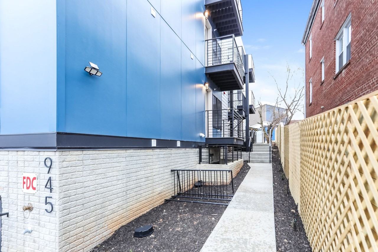 52nd Street Residences - Photo 3 of 24