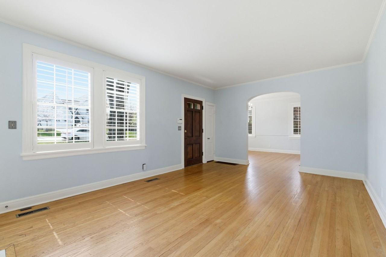 1002 Sutton Hill Rd - Photo 4 of 35