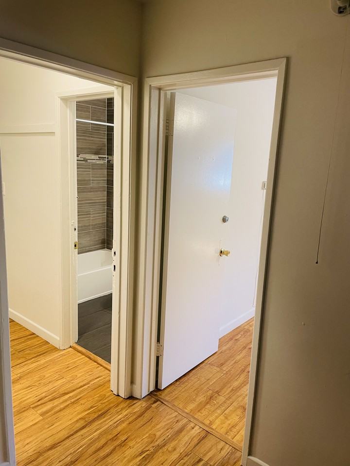 505 Gayley Avenue #401 - Photo 5 of 8