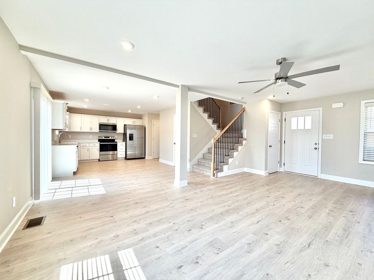 2662 Scott Dr - Photo 2 of 34