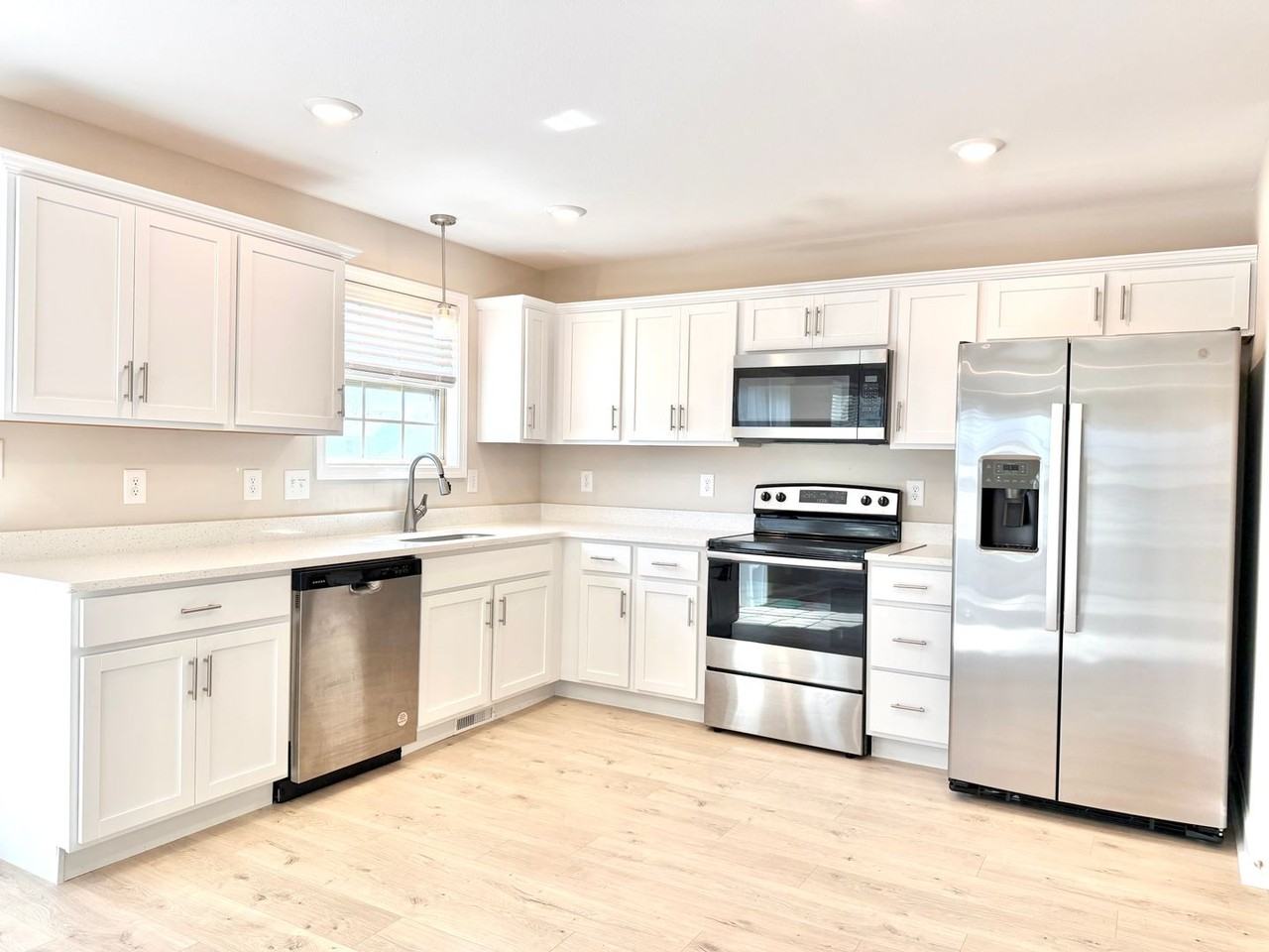 2662 Scott Dr - Photo 7 of 34