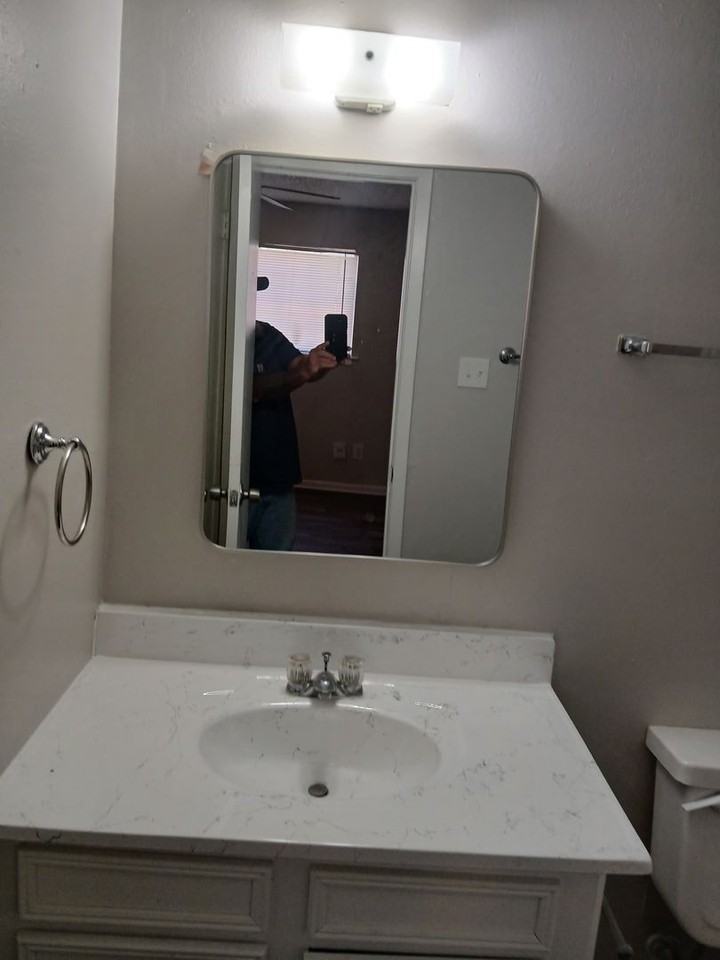 Live Oak - Photo 2 of 15