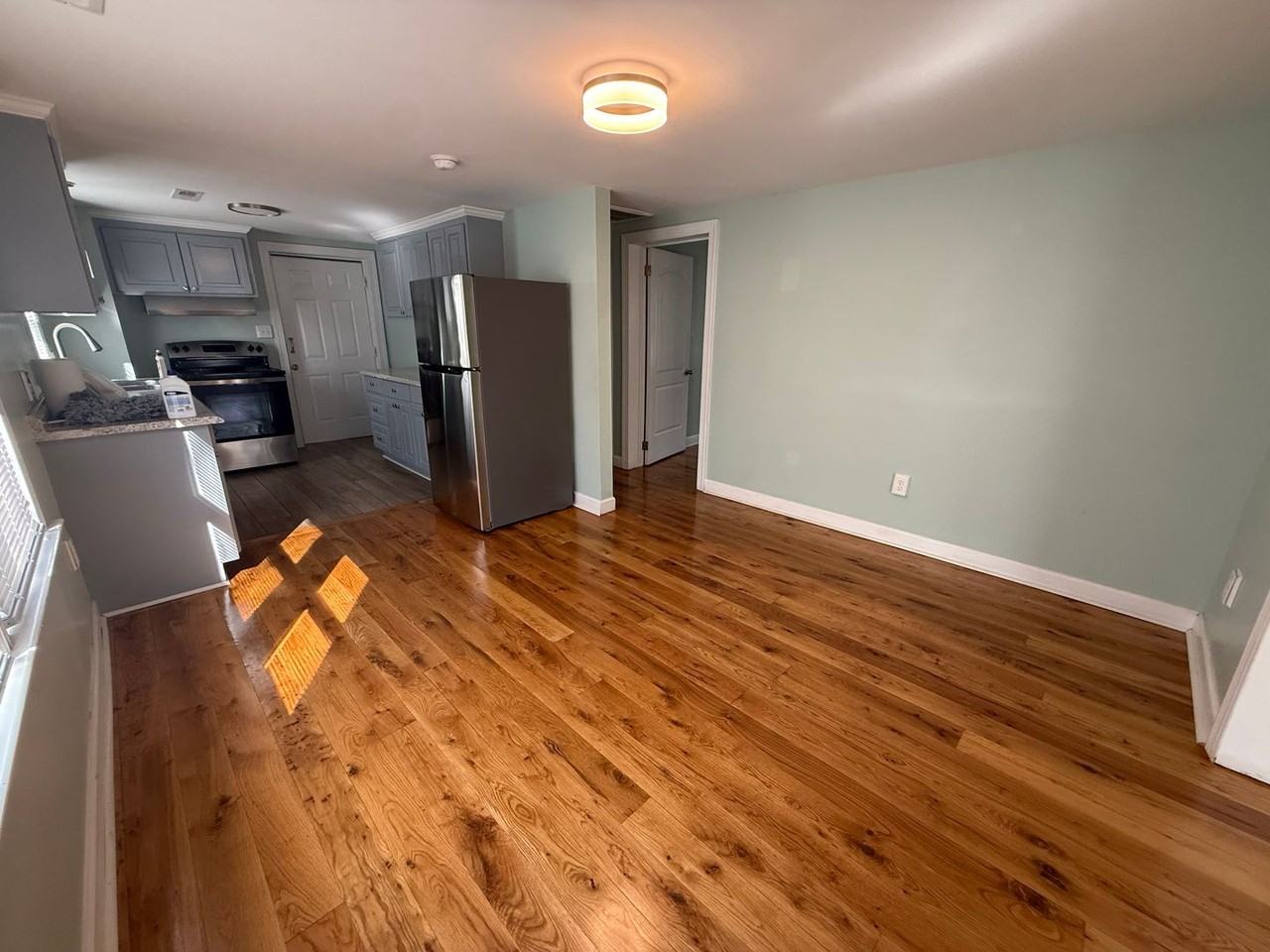 1709 Carolina St E - Photo 3 of 10