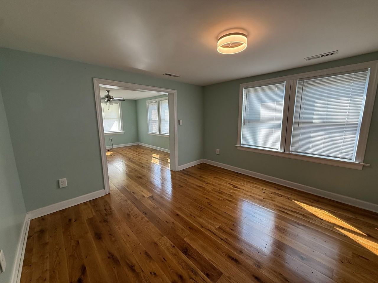 1709 Carolina St E - Photo 4 of 10