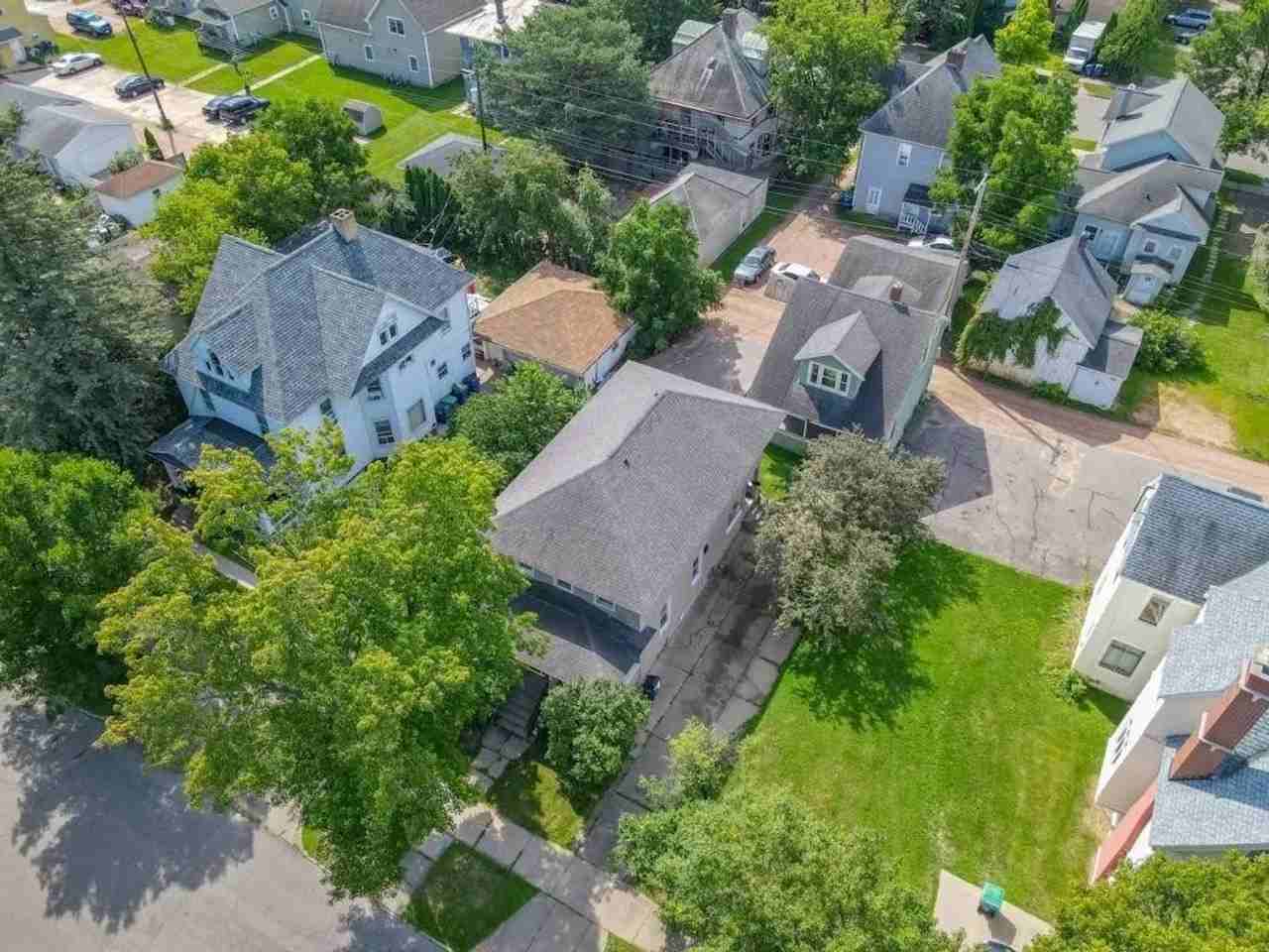 607 Grant St - Photo 2 of 20