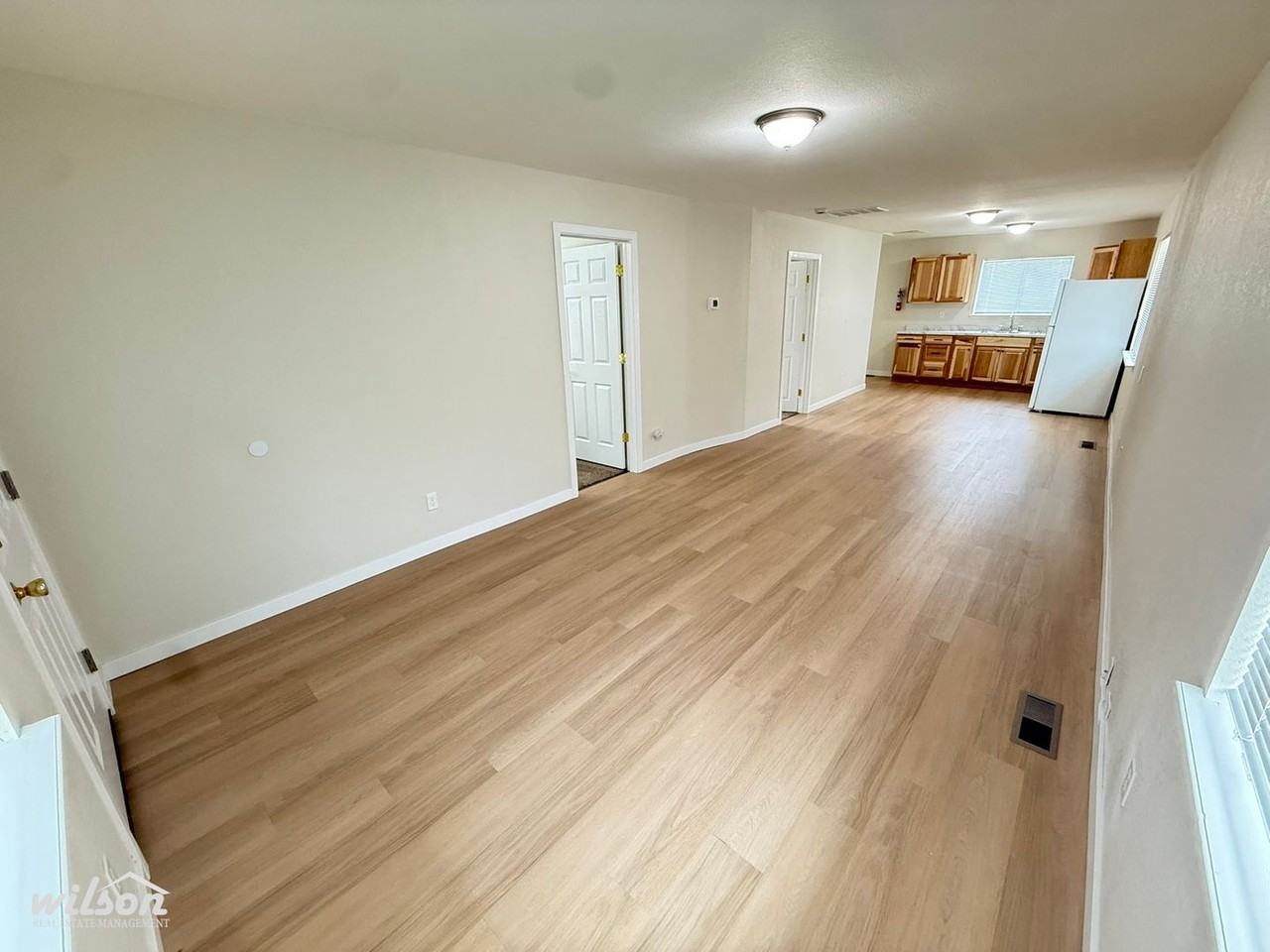 1112 Jefferson Ave - Photo 2 of 16