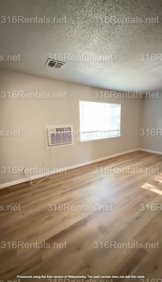 1510 E 17th St N - Photo 2 of 9