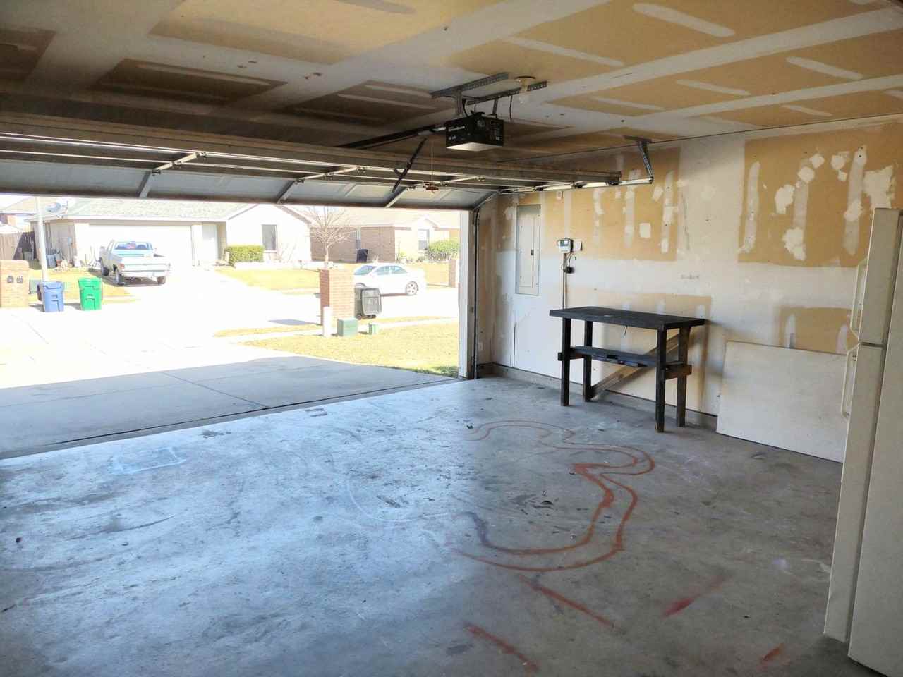 108 Maned Dr - Photo 6 of 10