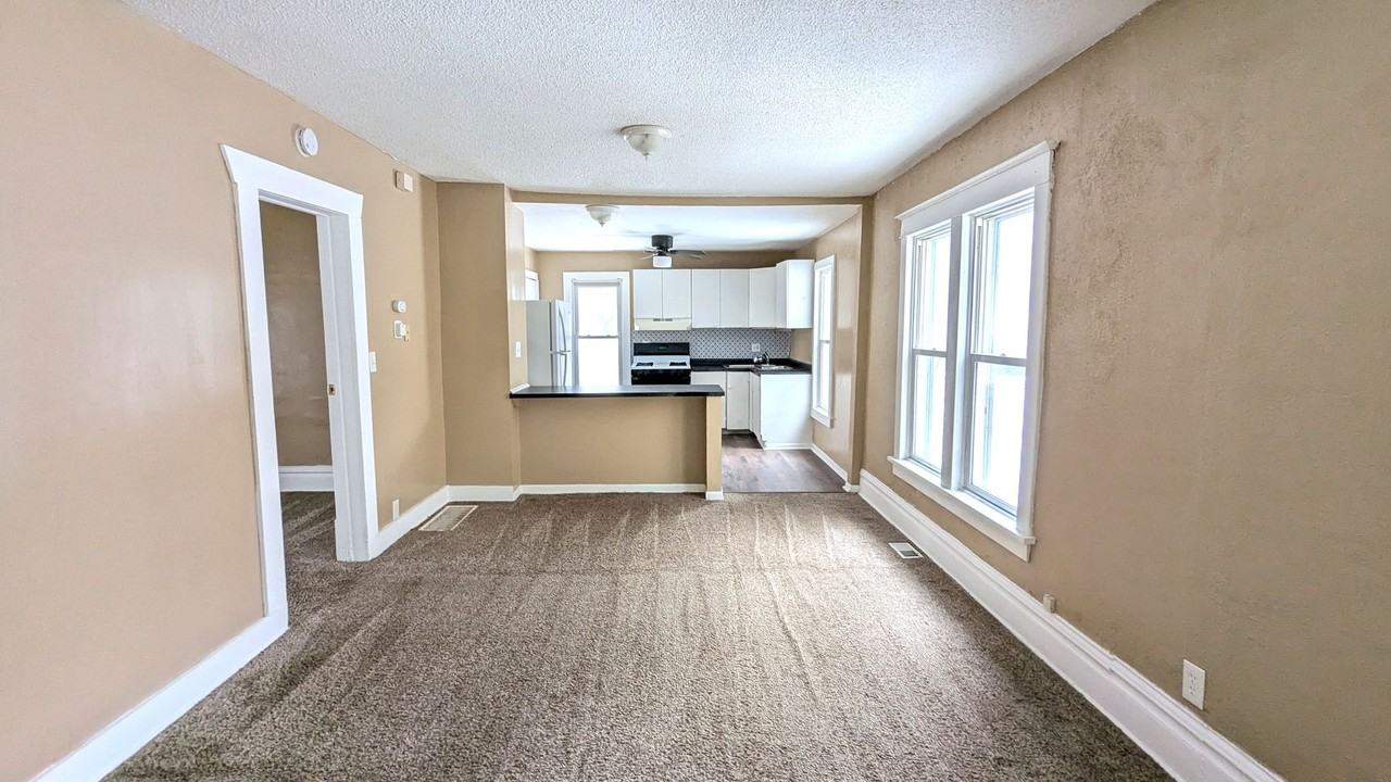 3134 Glendale St - Photo 4 of 9