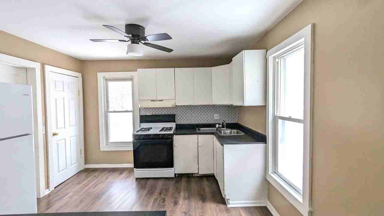 3134 Glendale St - Photo 5 of 9