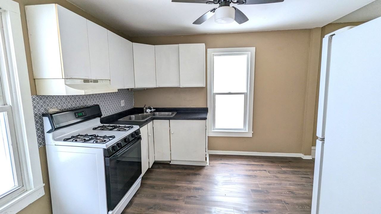 3134 Glendale St - Photo 6 of 9