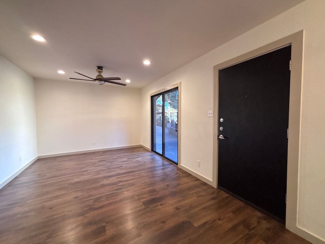 4123 Avondale Ave - Photo 3 of 14