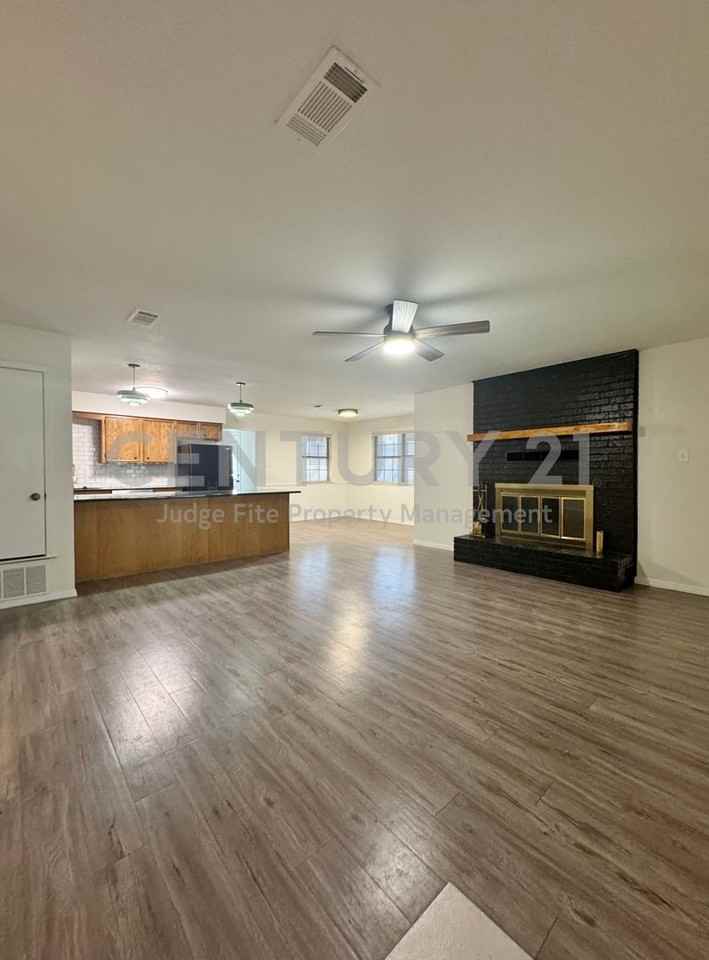 104 Harbor Haven St - Photo 3 of 17