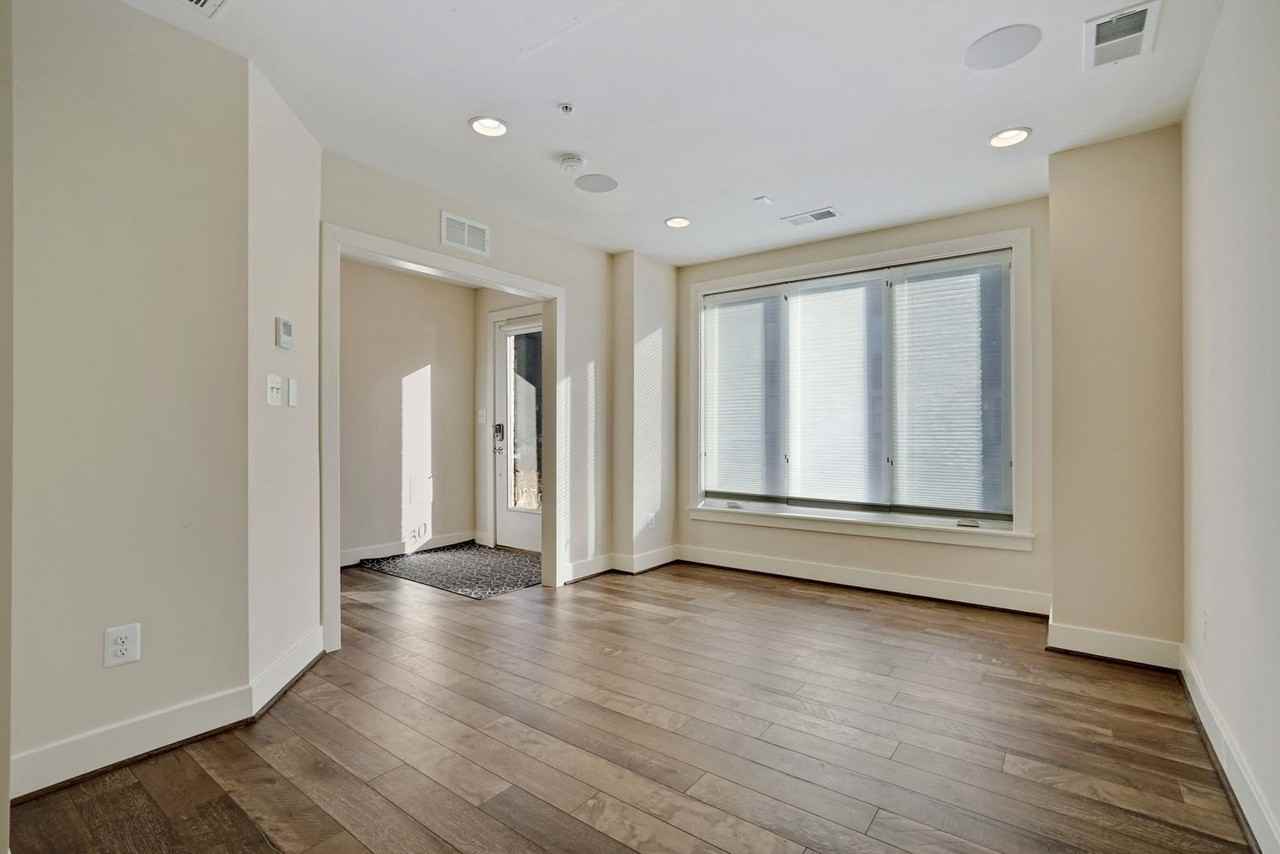 6730 Eames Way - Photo 4 of 34