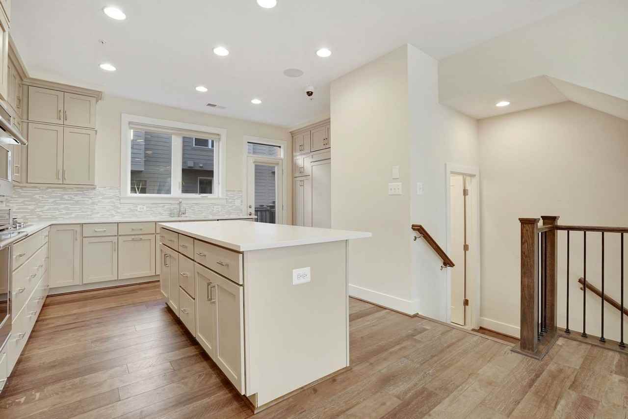 6730 Eames Way - Photo 7 of 34