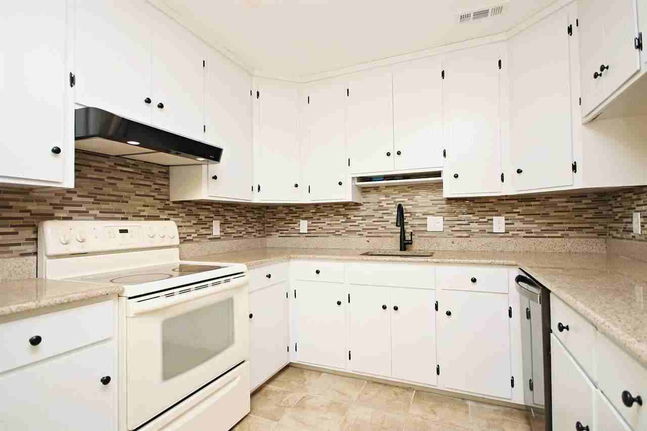 1542 Birnam Dr - Photo 3 of 10