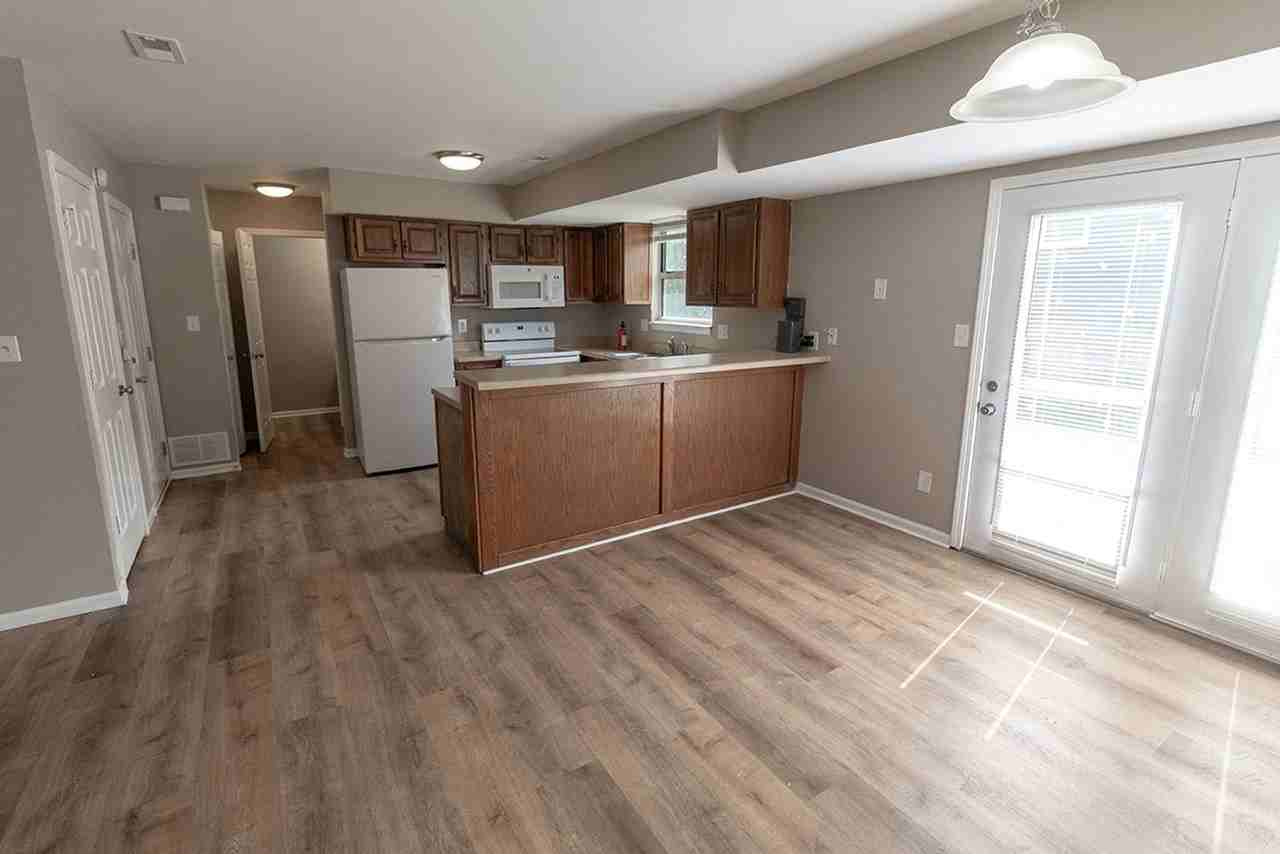 3609 Hermitage Rd - Photo 6 of 32