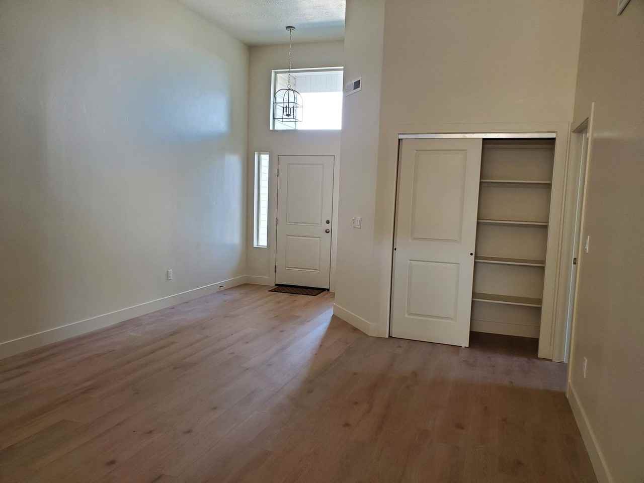 923 S 25 W - Photo 2 of 9