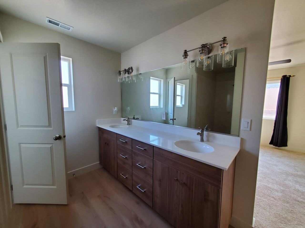 923 S 25 W - Photo 7 of 9