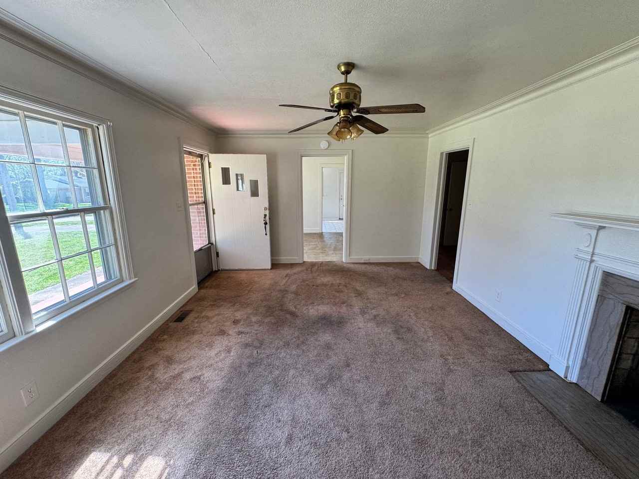 906 Mark Dr - Photo 5 of 26