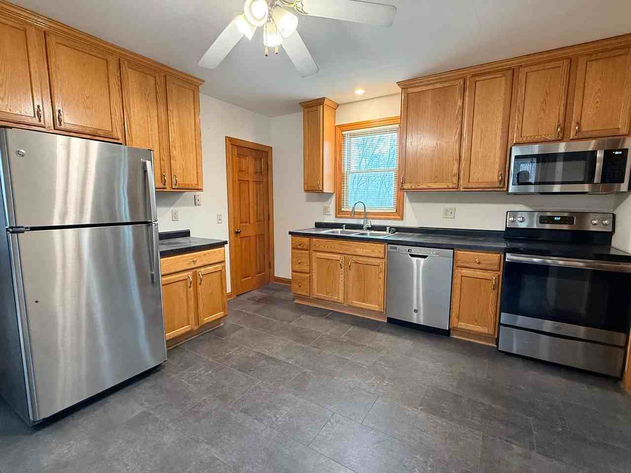 59 S40 W28027 Wisconsin 59 - Photo 7 of 18