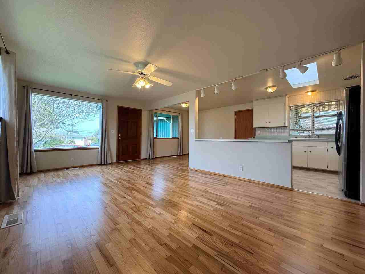 5310 N 44th St - Photo 4 of 12