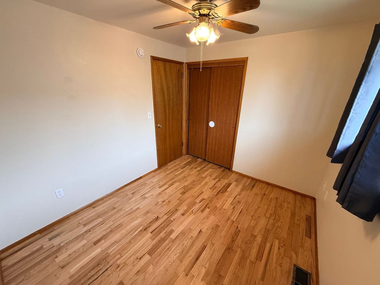 5310 N 44th St - Photo 6 of 12