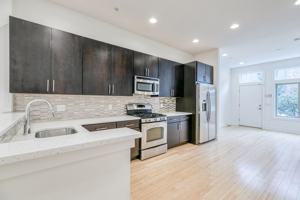 featured image of 919 N 5th St #8