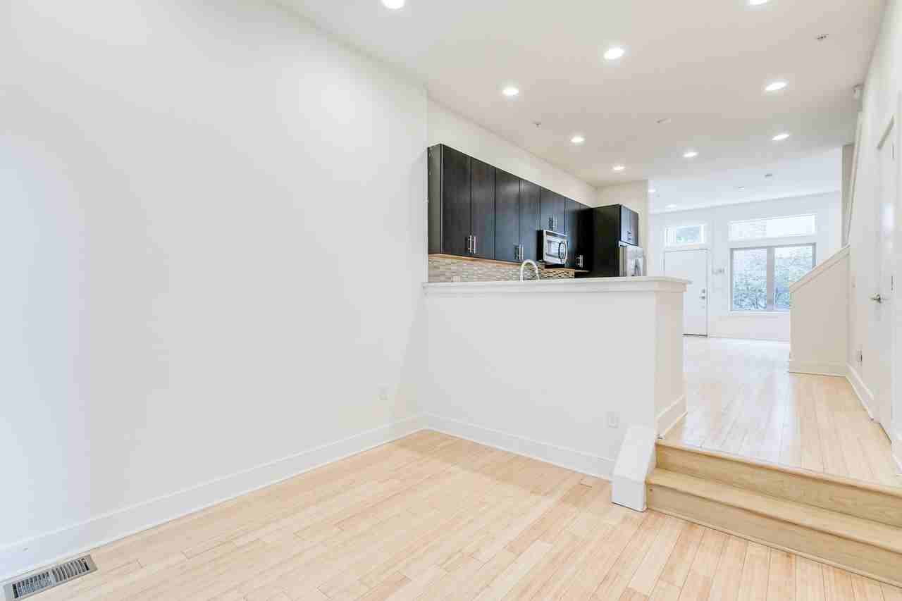 919 N 5th St #8 - Photo 6 of 29