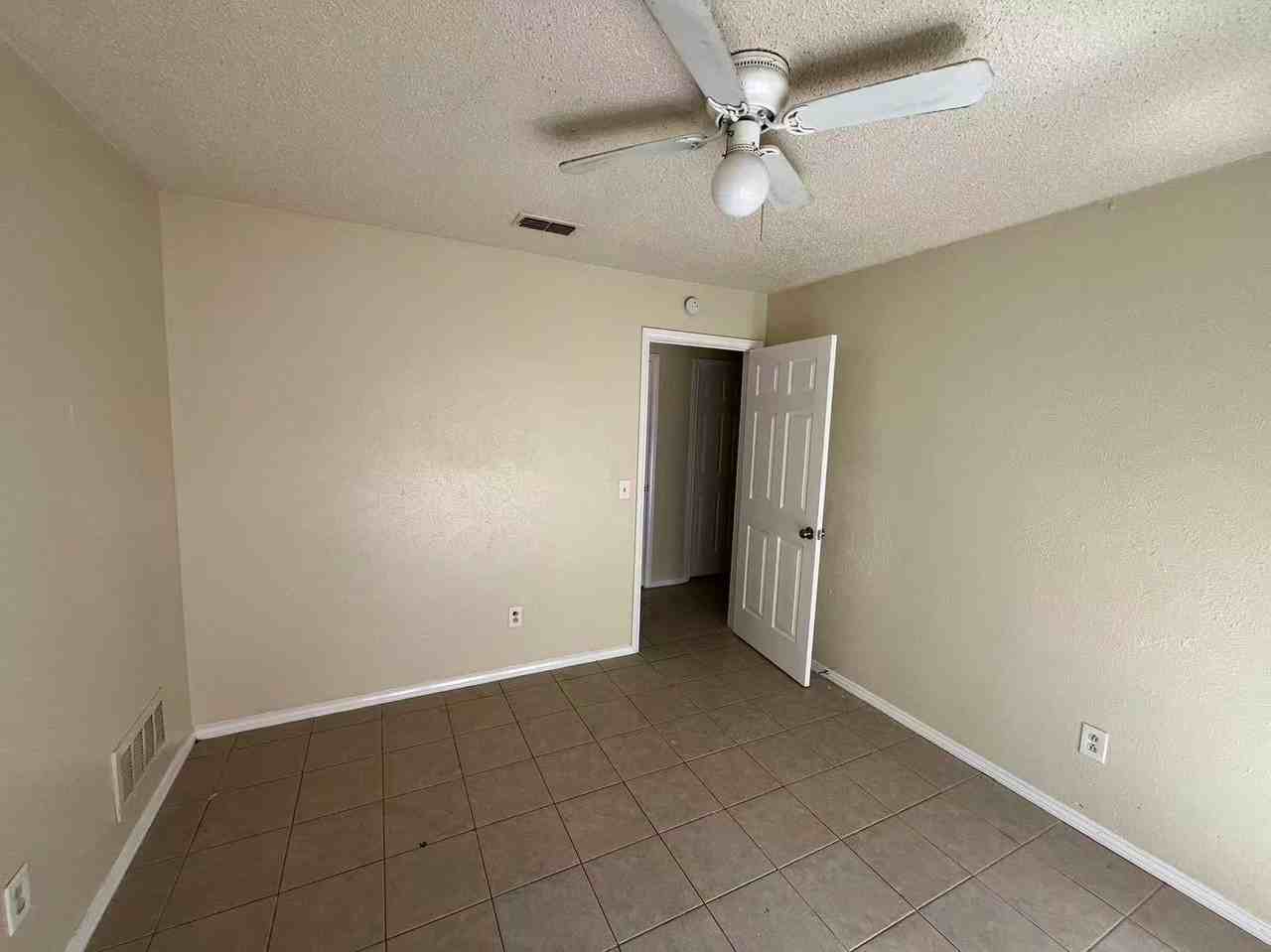 4117 Lantern Light Dr - Photo 6 of 10