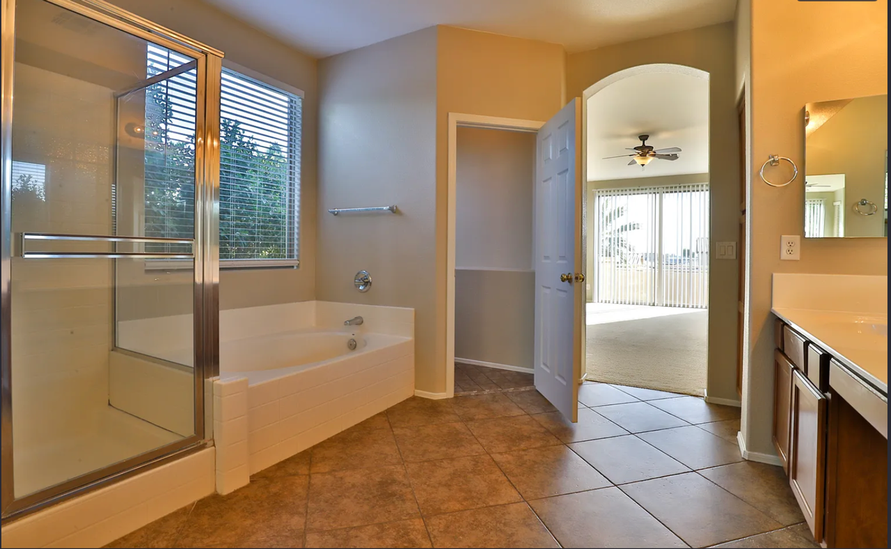 8367 W Midway Ave - Photo 6 of 16