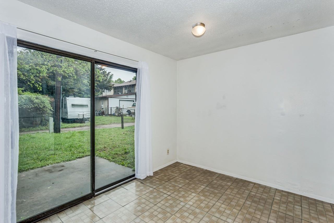 3012 E 1st St N #2 - Photo 5 of 11