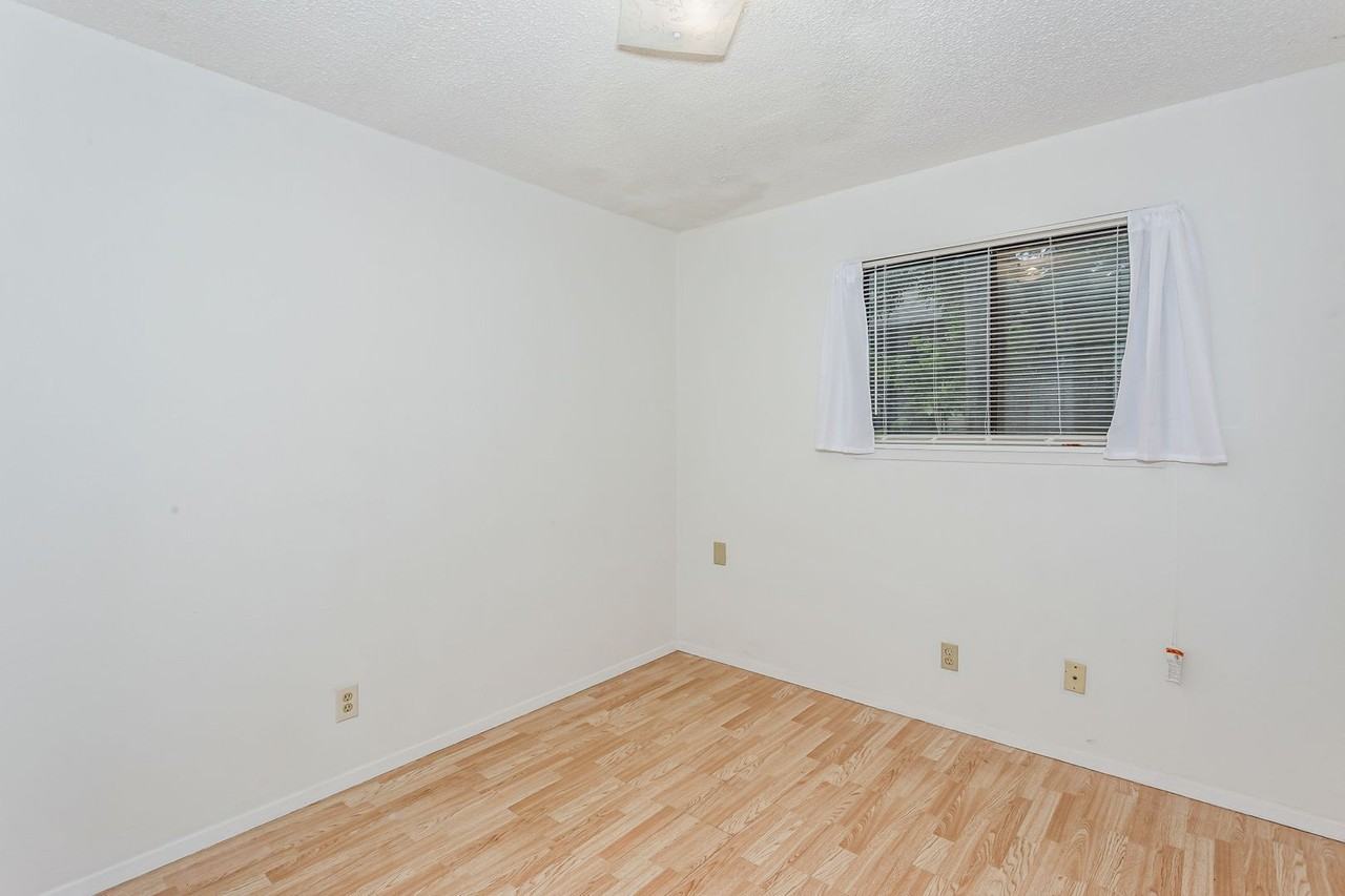 3012 E 1st St N #2 - Photo 7 of 11