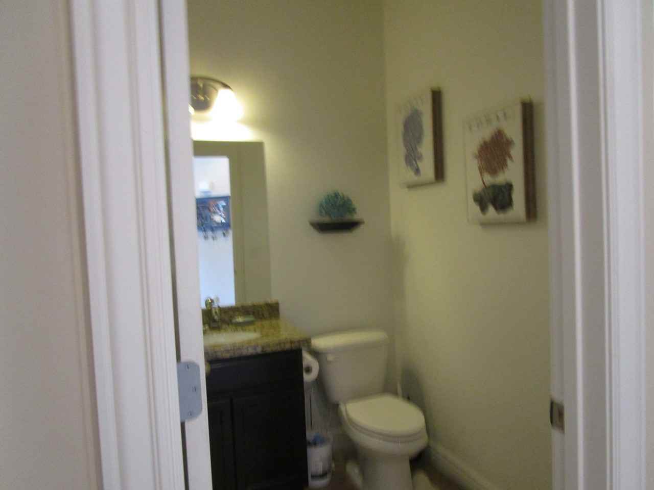 526 S 285 E - Photo 5 of 11