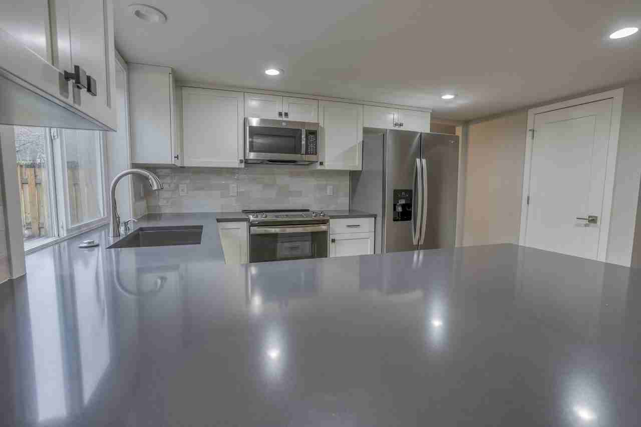 3613 Se Sunrise Dr - Photo 4 of 38