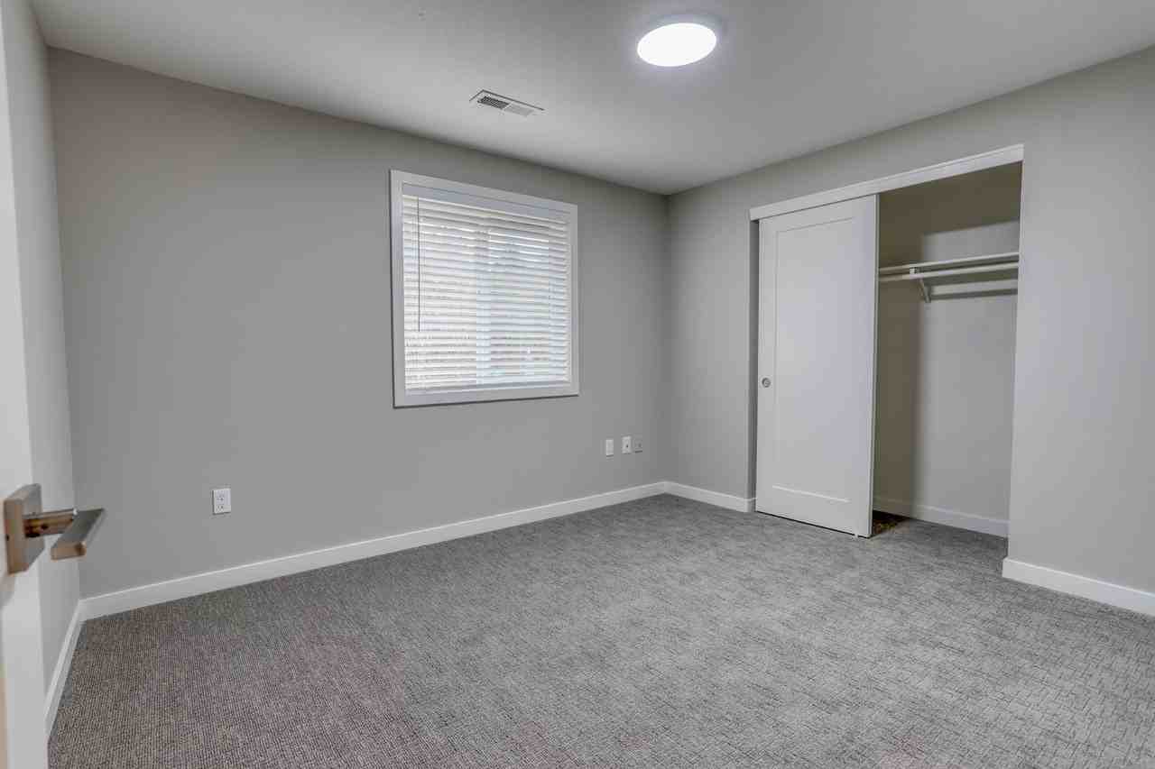 3613 Se Sunrise Dr - Photo 5 of 38