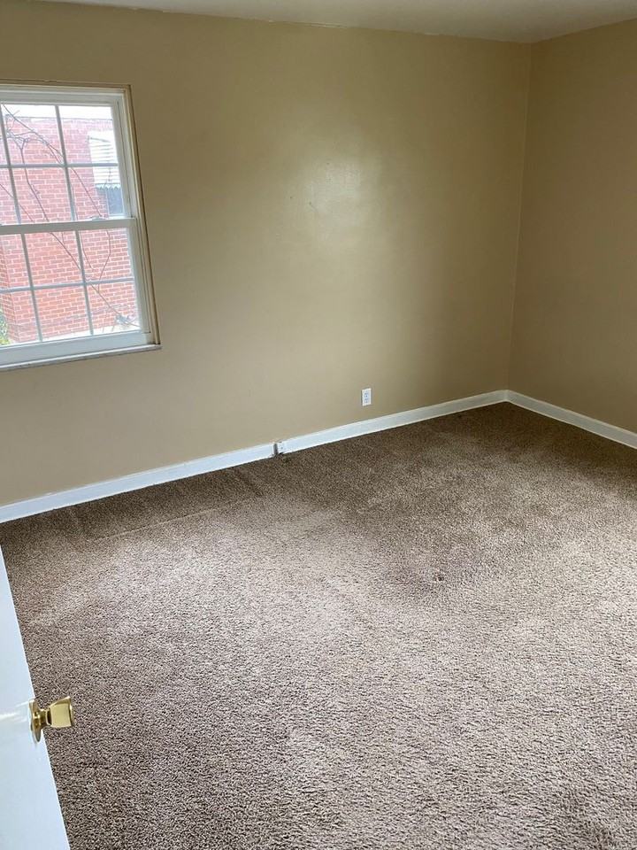 400 Idlewood Rd - Photo 7 of 7