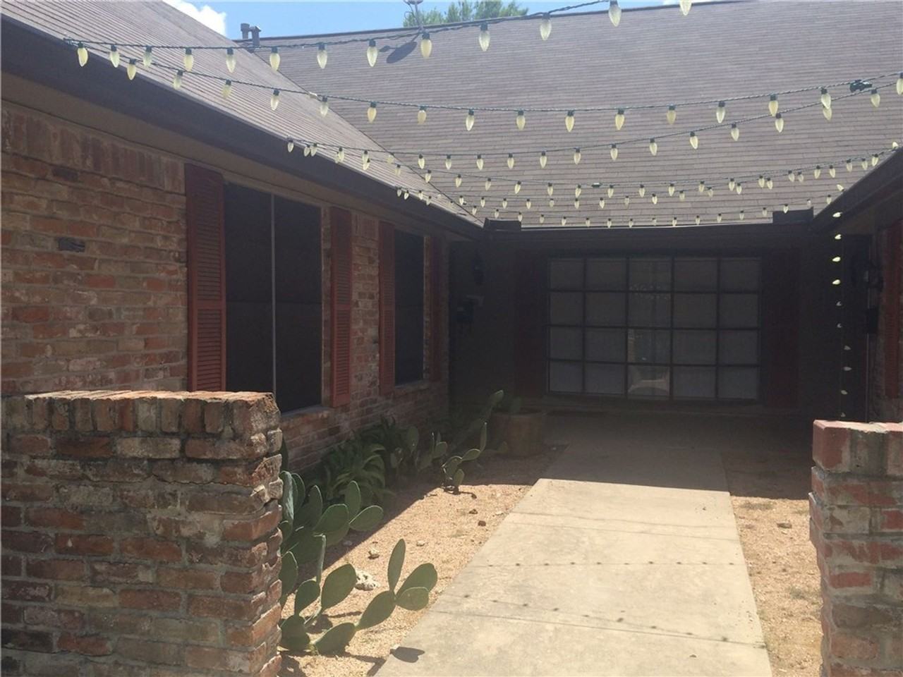 7208 Creekside Dr - Photo 3 of 20