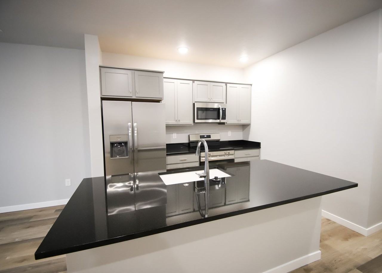 265 S Fritts Ave - Photo 4 of 13