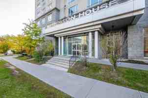 featured image of 315 King St N