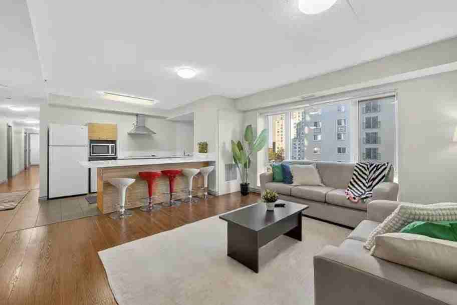 315 King St N - Photo 3 of 9