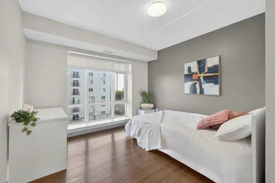 315 King St N - Photo 5 of 9